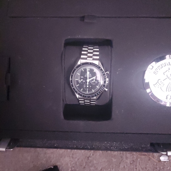 Omega Speedmaster Moonwatch Hesalite 42mm discontinued 1861 BIG BOX - Picture 4 of 15